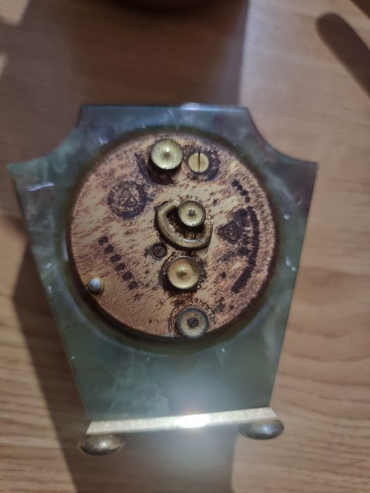Relogio de mesa em mármore (onyx)