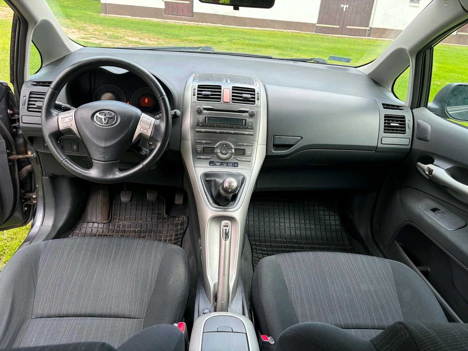 Toyota Auris 1,6 benzyna