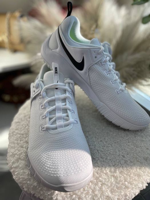 Кроссовки фирмы nike