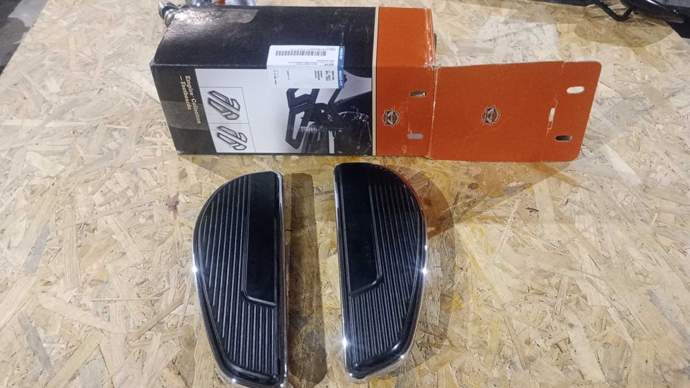 Kpl 2x Podesty podest Harley Davidson Softail Fat Boy FLFB FLFBS M8
