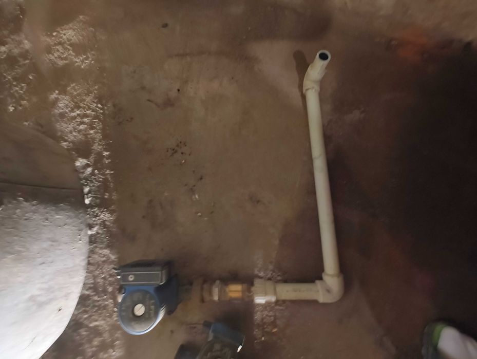 Sprzedam zbiornik na wodę z osprzętem