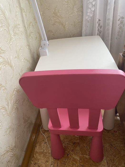 Стіл та стільчик Ikea