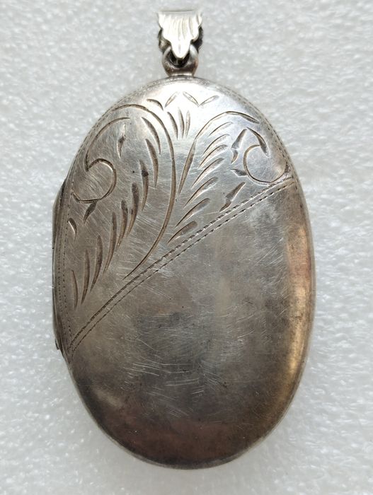 Кулон серебряный.