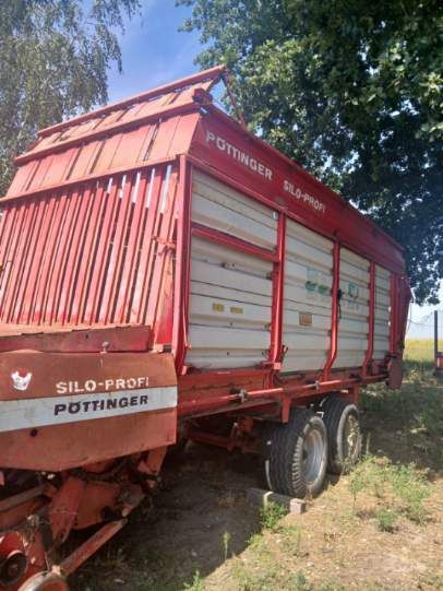 Przyczepa samozbierająca
