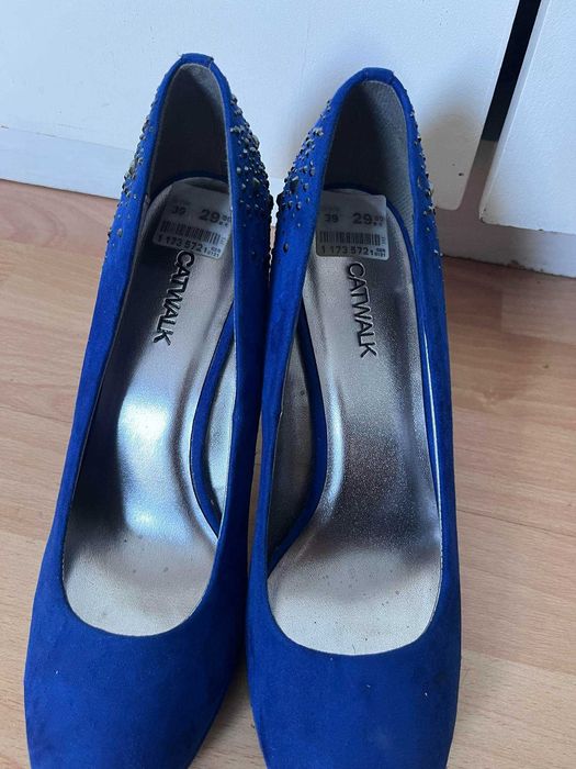 Szpilki firmy Catwalk