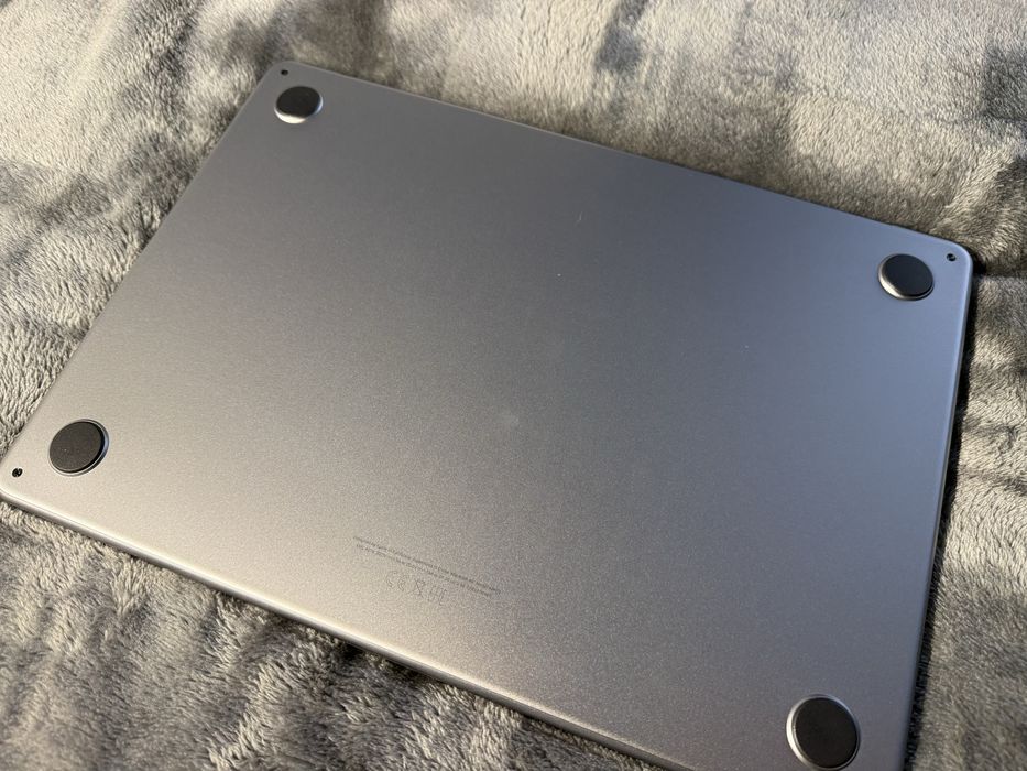 MacBook air M2 8/256 + akcesoria