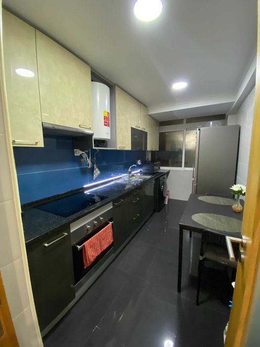 Quarto espaçoso com despesas inclusas
