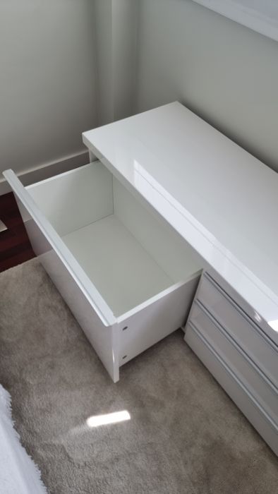 Móvel TV branco brilhante – IKEA – BESTÅ BURS