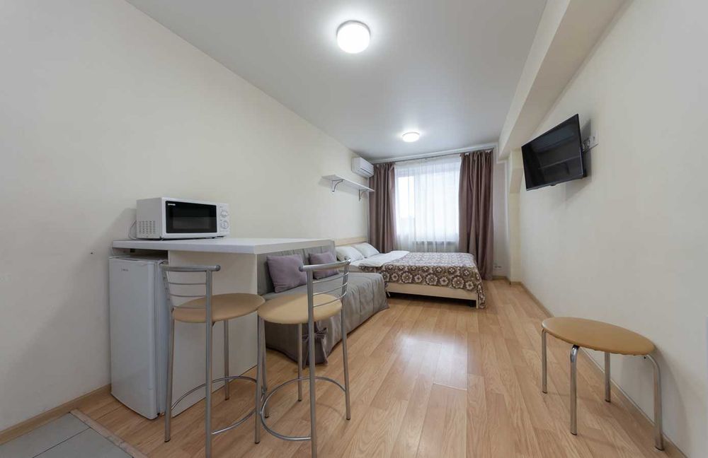 Подобова оренда, біля метро -живіть з комфортом!