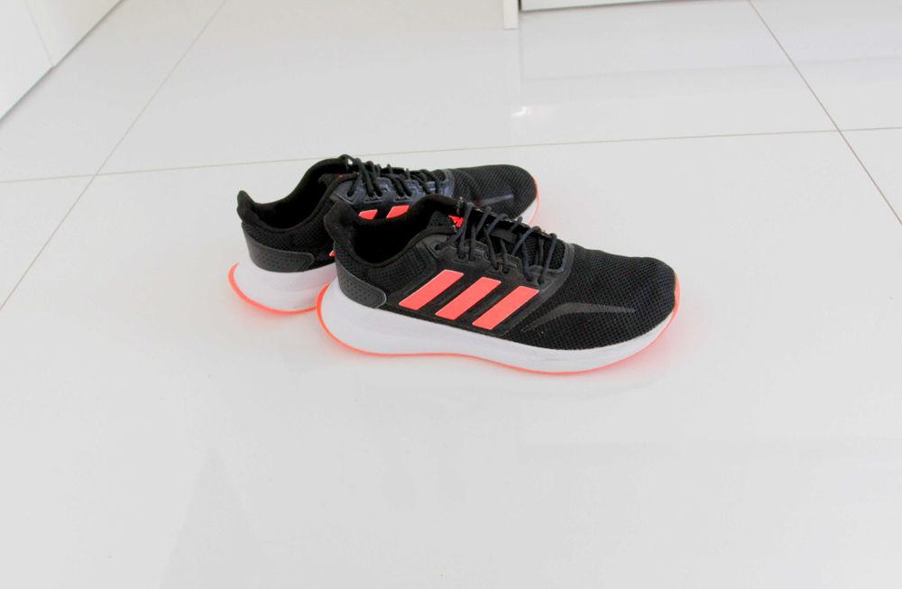 Adidas Runflacon bez wad 38