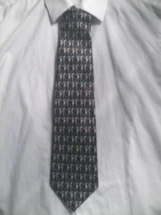 4 Gravatas praticamente novas