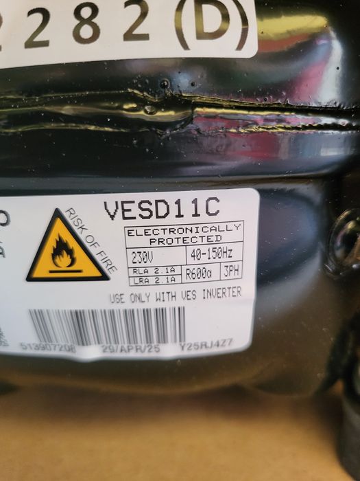 Kompresor Sprężarka VESD11C do lodówki