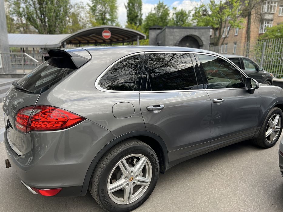 Продам машину Porsche Cayenne S Hybrid