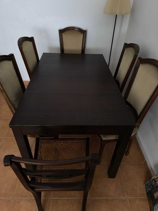 Mesa Ikea Bjursta com 6 cadeiras
