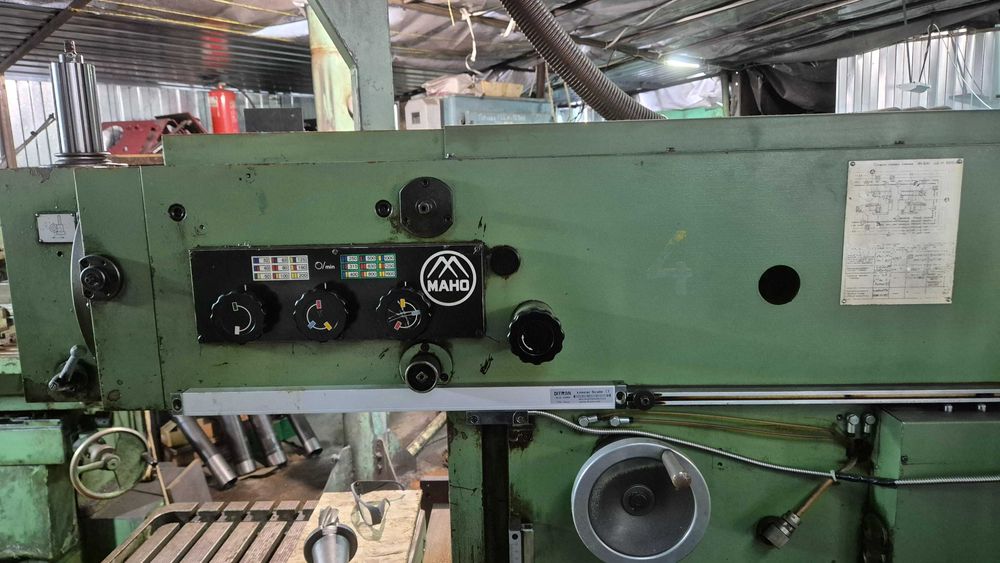 Фрезерувальний верстат MAHO 800. Фрезерный станок MAHO 800.