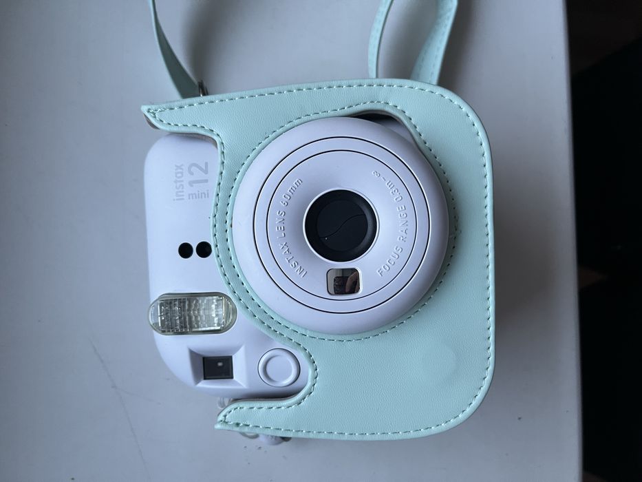 Полароїд instax mini 12, з чохлом