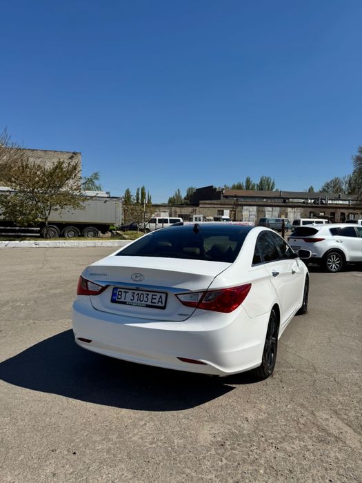 Hyundai  Sonata 2013