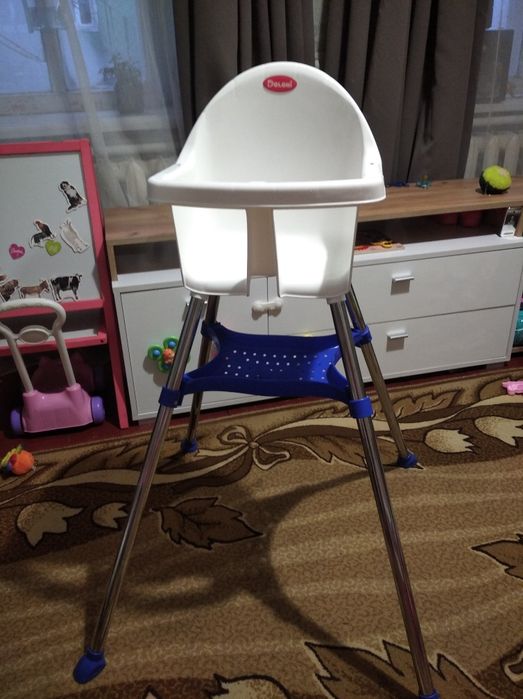 Стільчик для годування