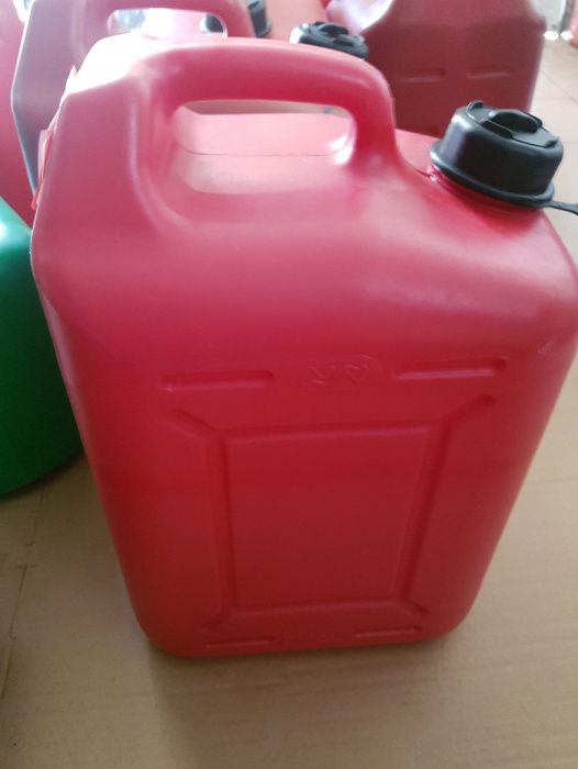 Jerrican para Combustível 20 Litros 15 CADA ( tenho varios a escolha )