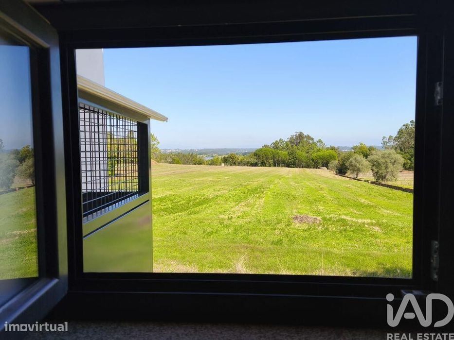 Casa / Villa T4 em Requeixo, Nossa Senhora de Fátima e Nariz de 136,00