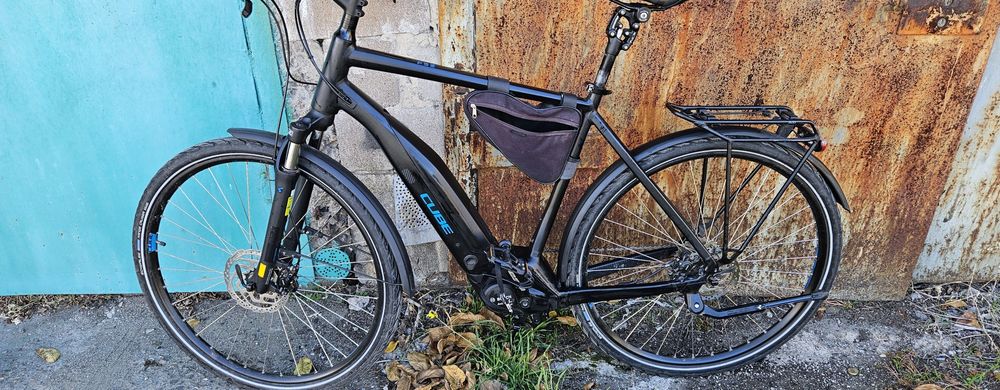 Продам електробайк Cube