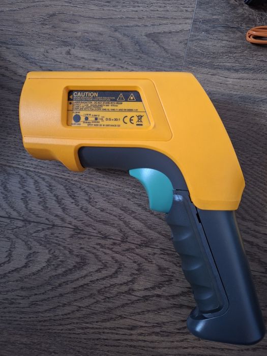 Pirometr FLUKE 566 IR + akcesoria
