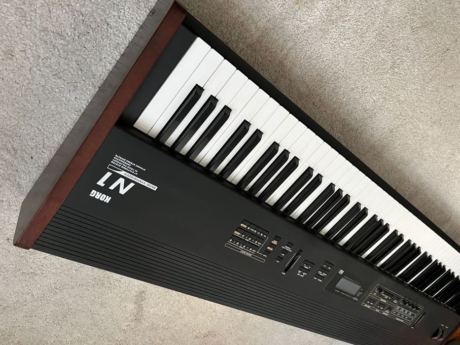 Sintetizador KORG N1 Estrela • OLX.pt