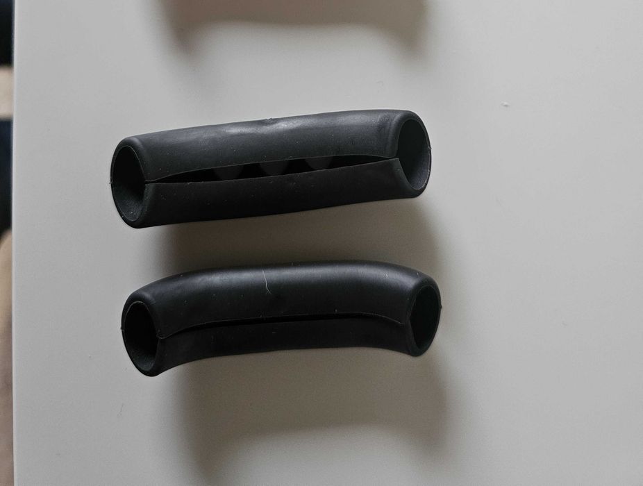 Duas Pegas em silicone para tachos