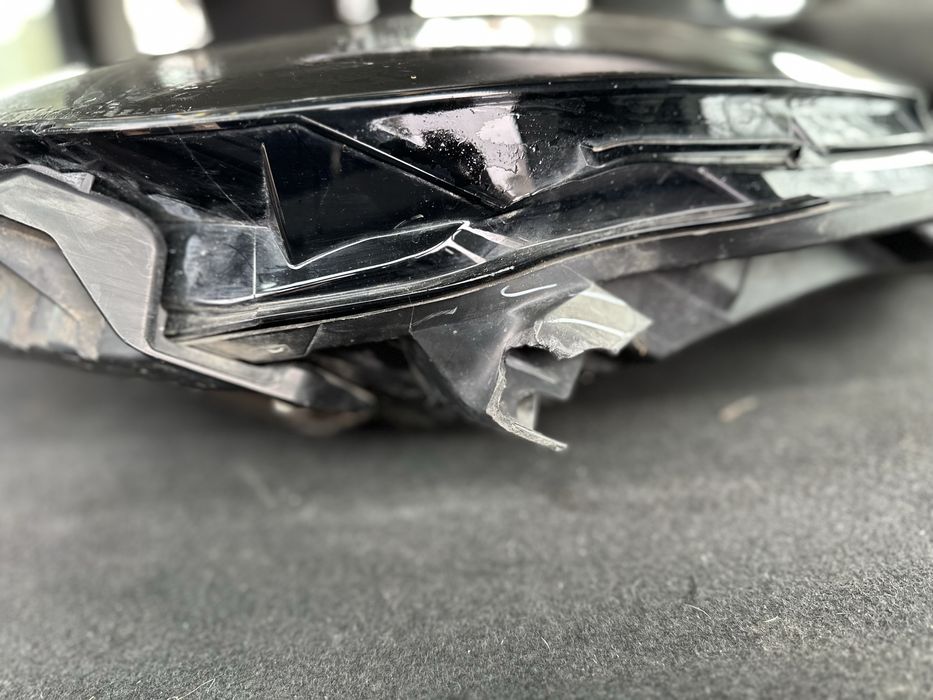 Фара tesla Y model ліва