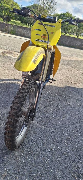 SUZUKI RM 125_em bom estado geral