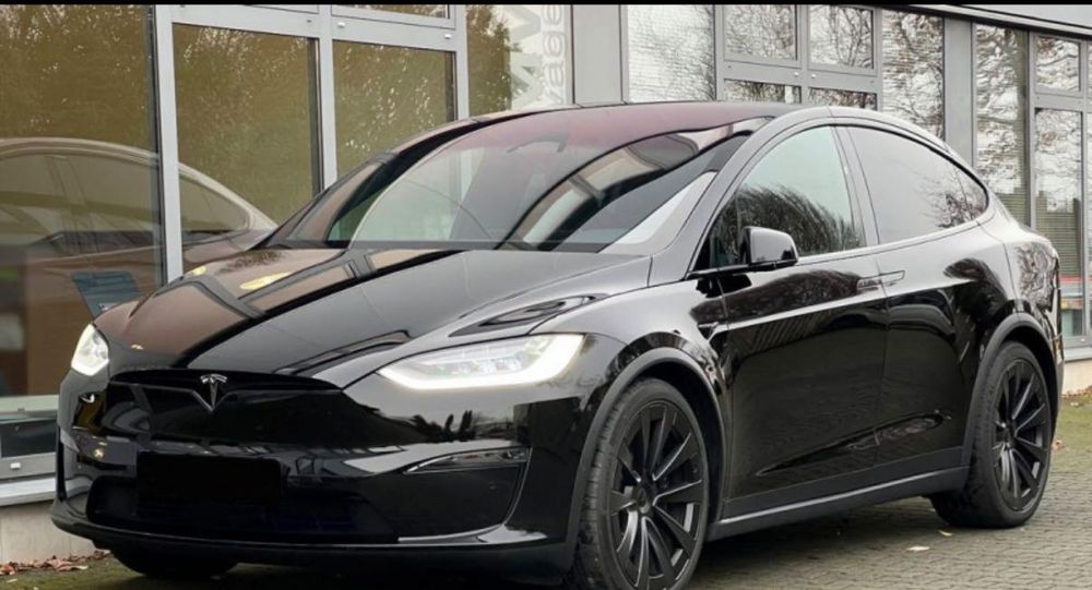 Оренда автомобілей Tesla Київ та обл
