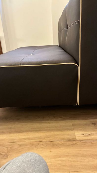 Sofá castanho 2 lugares