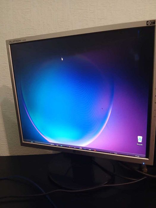 Монітор 19" LG Electronics L1953S-SF Сріблястий