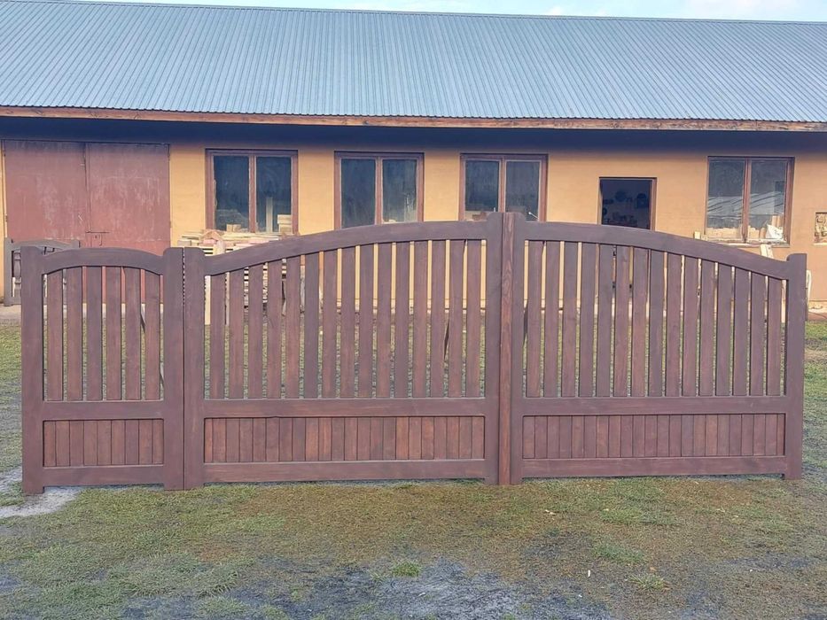 Brama wjazdowa drewniana