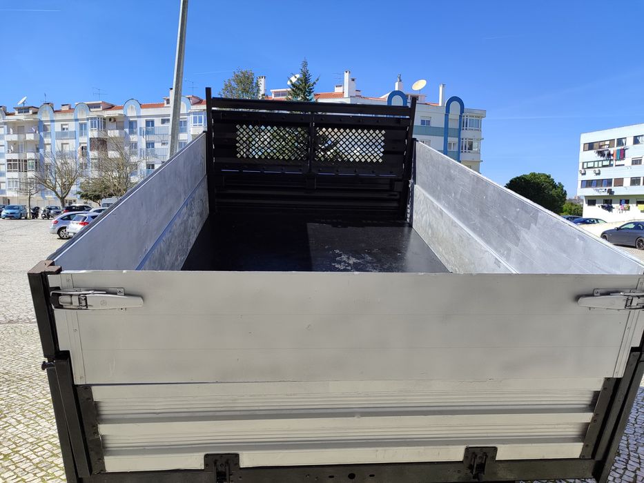 Nissan Cabstar NT400 Tribasculante