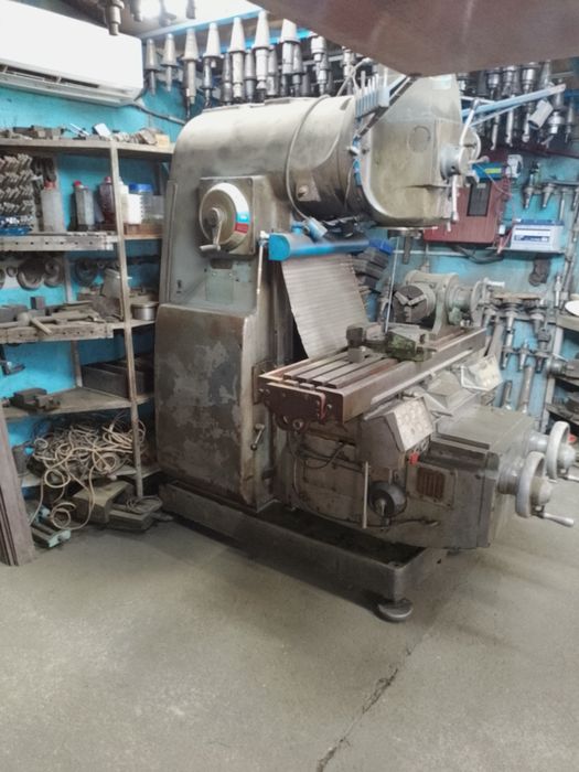 Фрезерувальник, розточик, токар, зварювальник.