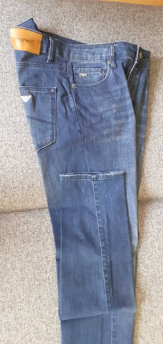 Spodnie jeansowe Emporio Armani rozmiar 32/34.