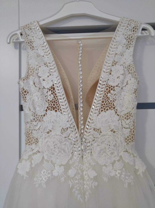 Suknia ślubna w kolorze ivory