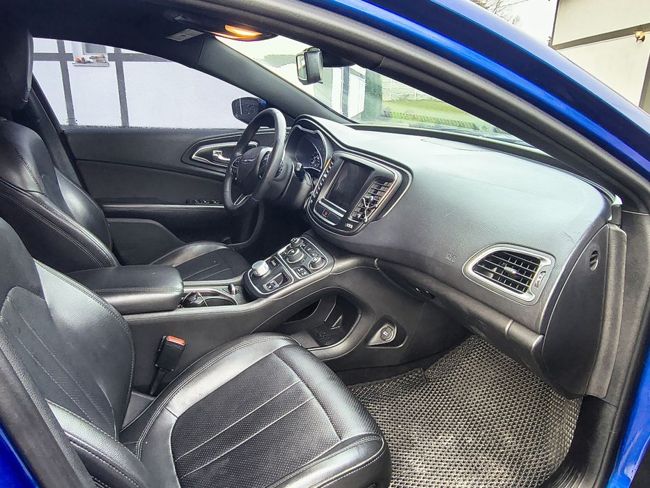 Chrysler 200 limited