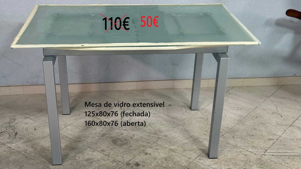 Mesa de cozinha em vidro extensível