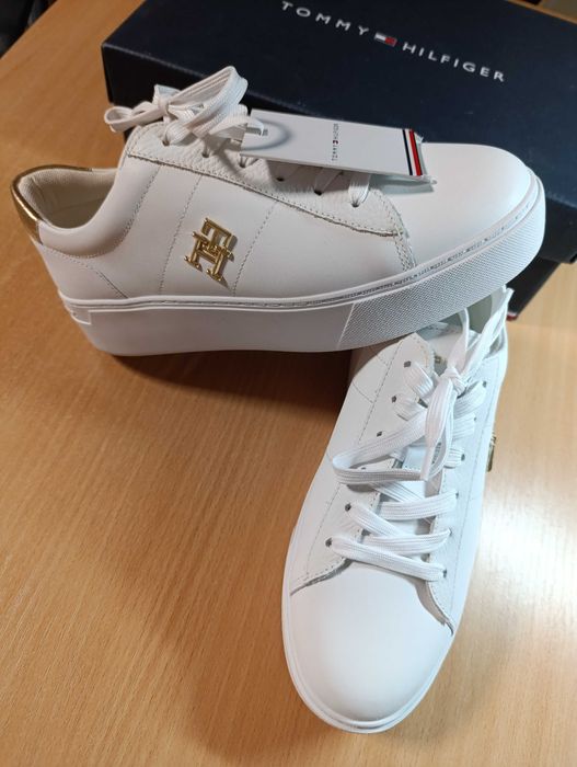 Нове жіноче взуття Tommy Hilfiger