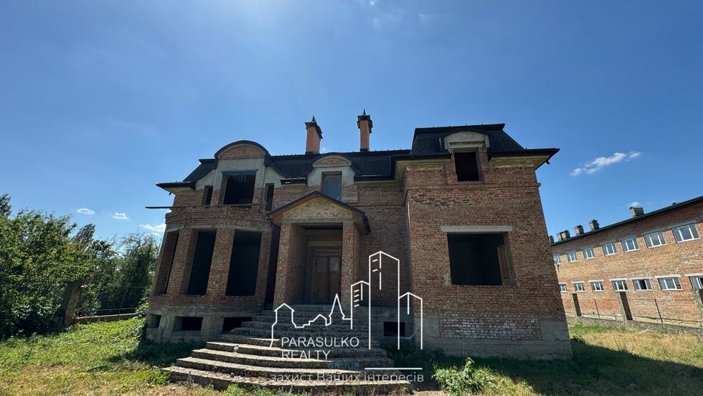 Продам розкішний будинок у мальовничому місці