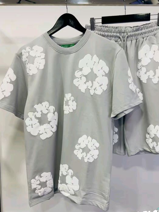 Conjunto da cor preto e cinzento da marca denin tears varios tamanhos