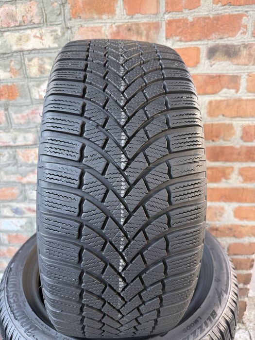 Резина Зима б/у Bridgestone 225/45R17