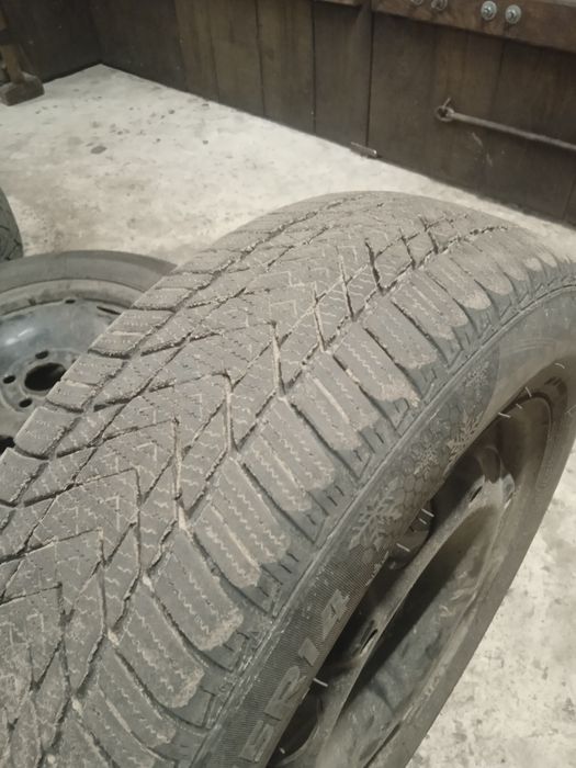 Продам резину з дисками 175/65/r14 5Х100 в гарному стані два колеса Ro