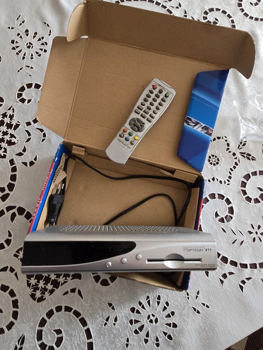 Opticum x11-tuner DVB-S-satelitarny