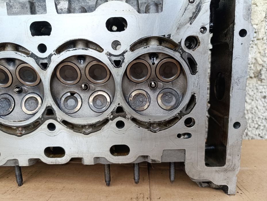 Головка Citroen C5 III PEUGEOT 308 508 MINI 1.6 THP 08-17R V753471080