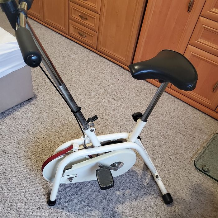 Stacjonarny rower treningowy