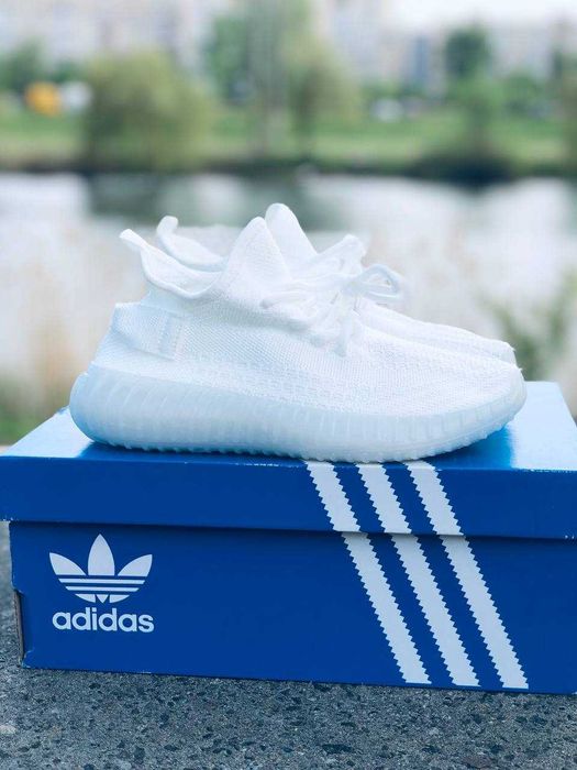 Кроссовки Adidas Yeezy Boost 350 white женские кросовки белые адидас кросівкки білі Адідас кросовки Адидас Спортивные подростковые Adidas Yezzy boost