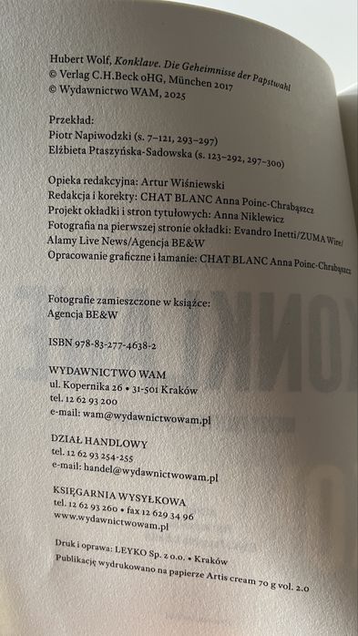 Książka "Konklawe. Między polityką a rytuałem" Hubert Wolf, jak nowa!